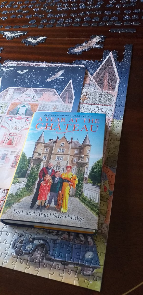 eeclarke28's tweet photo. @dickstrawbridge book arrived  this morning 👏 the jigsaw will have to wait 🥰 https://t.co/fLMaAO4AL6