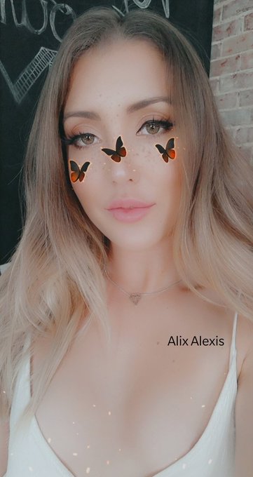 Just getting changed into my new lingerie and then coming online for my last night with y'all!! ❤️🤗😘<a href="/tag/camgirl"class="tags"><span>#camgirl</span></a><a href="/tag/mfcpromo"class="tags"><span>#mfcpromo</span></a>