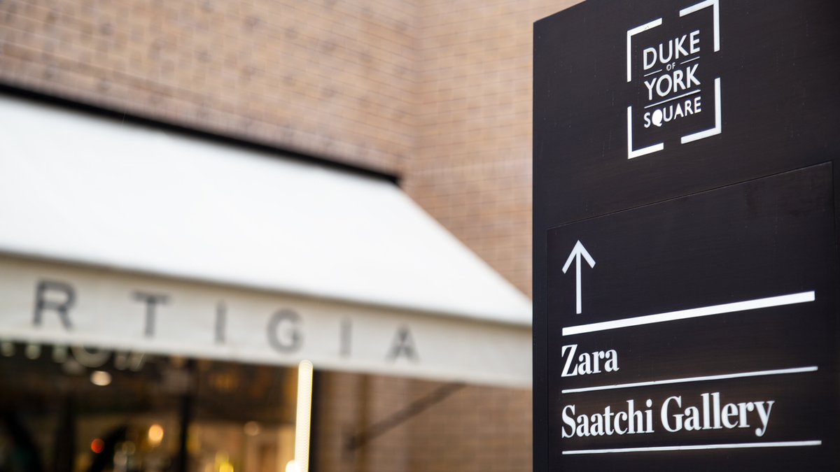 This time of the year everyone has to work harder to maintain the exterior appearance of premises. Early in the morning we are here to help: bit.ly/2HEeLrP #chelsea #dukeofyorksquare #earlymorning #awnings #expert #cleaning #care #calabashawnings