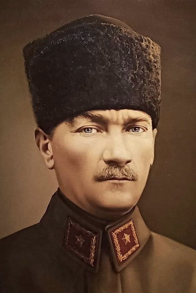 Travelguideioo's tweet photo. Benim naçiz vücudum, bir gün elbet toprak olacaktır. Fakat Türkiye Cumhuriyeti, ilelebet payidar kalacaktır." 29 Ekim Cumhuriyet Bayramımız Kutlu Olsun. Yaşasın Cumhuriyet! 🇹🇷
#Atatürk  #29EkimCumhiyetBayramı #MustafaKemalATATÜRK https://t.co/DiVpb6JY8h