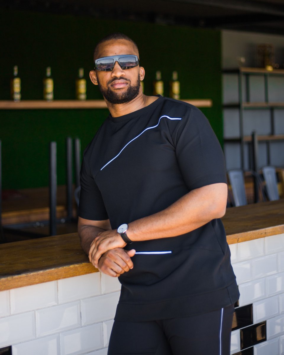 jidekaofficial's tweet photo. For when it's time to show your cool factor we have the Nati T shirt & shorts set to look the part.
Available online; https://t.co/QmttMgyGaK
#TheJIDEKADifference
#SadeXJIDEKA https://t.co/IPeBD5CiDK