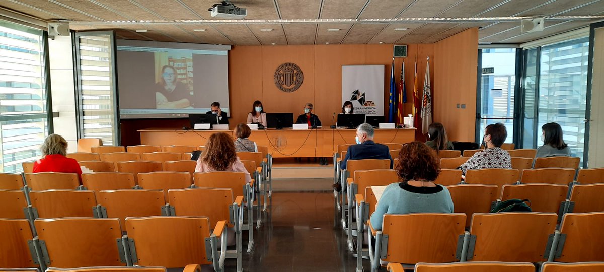 coeescv's tweet photo. #Jornada @RosaPuchades -Vicerectora de @UPV -nos dice "Es imprescindible que #EducaciónSocial entre en nuestro #SistemaEducativo para dar respuesta a conflictos y situaciones de riesgo de nuestra  #Infancia y #Adolescencia" https://t.co/SfHibHlziG