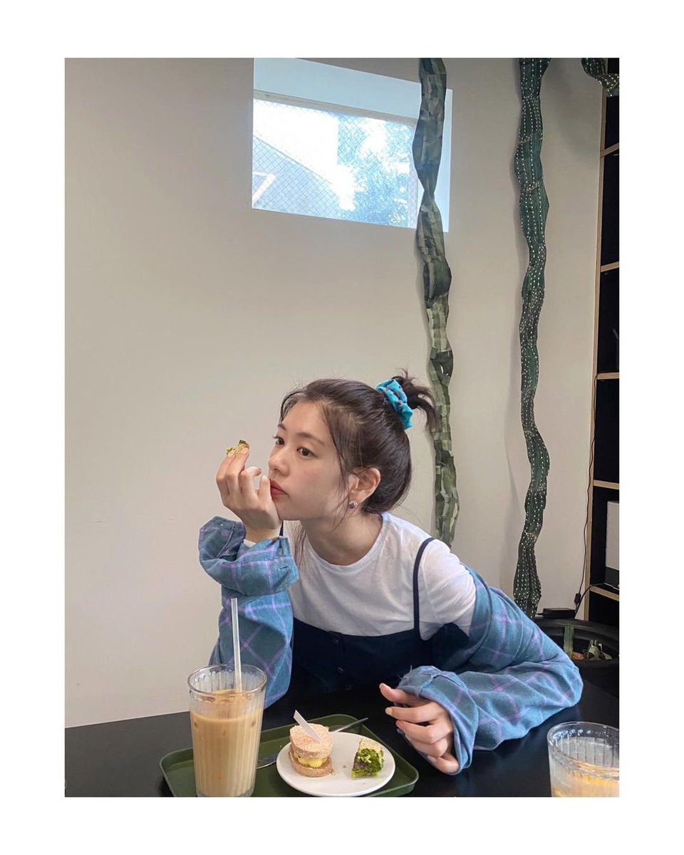 JungSoMin_ID's tweet photo. 월간집🏠 열심히 촬영해서 재미있는 작품과 캐릭터로 돌아올게요:)
#그리운제주 #nottoday #지난제주여행 https://t.co/NnkoIuVNoH