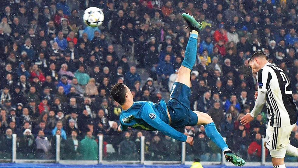e7ernamente's tweet photo. Cristiano Ronaldo VS Juventus a los 33 años / Messi VS Juventus a los 33 años https://t.co/RtklV5Dt7L