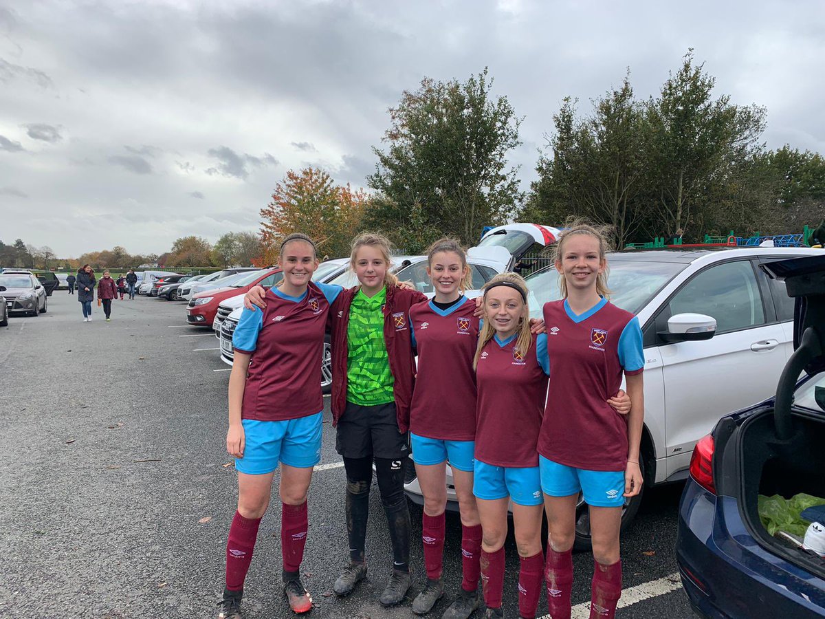 CanveyLadiesU16's tweet photo. Well done to all our girls (8) who took part in the U14s West Ham Development squad V Colchester match yesterday, sounds like it was great game 👏🏼👍🏼⚽️ 5 stayed for a Photo ! https://t.co/HVNGATd3m0