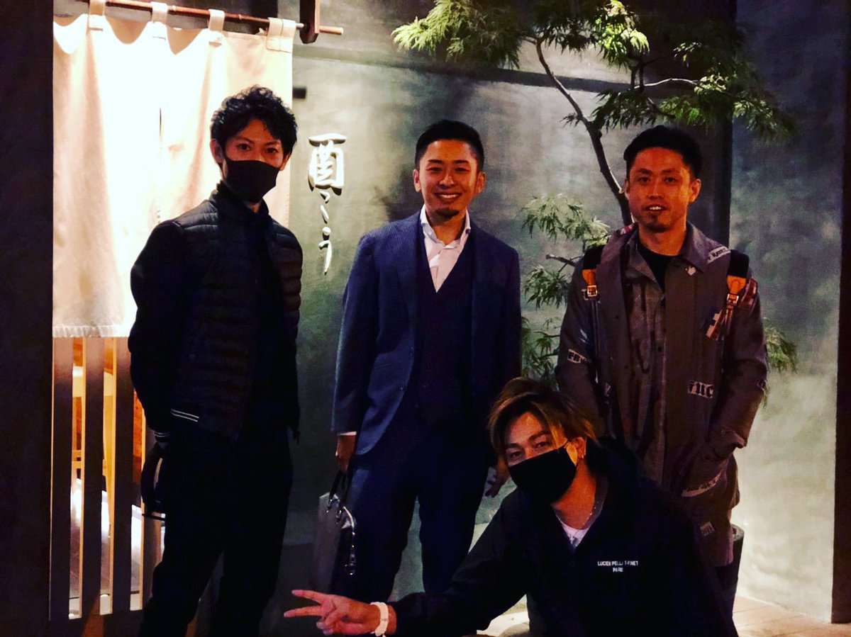 ishiichan_0325's tweet photo. 『学び』

沢山の本を読むよりも
沢山の動画を見るよりも

実際に時間を共有して
相手から吸収する事が
1番の学びとなる。

全然年下だけど尊敬する人トップ10には入るかな🧐

@negisico 
#ねぎしこ先生 
#ビジネス
#youtuber
#尊敬
#社長
#起業家
#高崎 https://t.co/G5fg9NID9s
