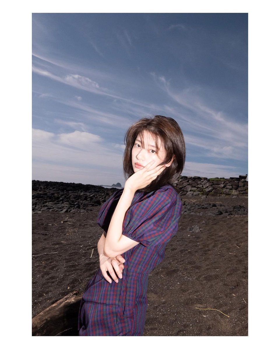 JungSoMin_ID's tweet photo. 🌓
조금 어둡고, 조금 밝아. https://t.co/3vamIVf7cD