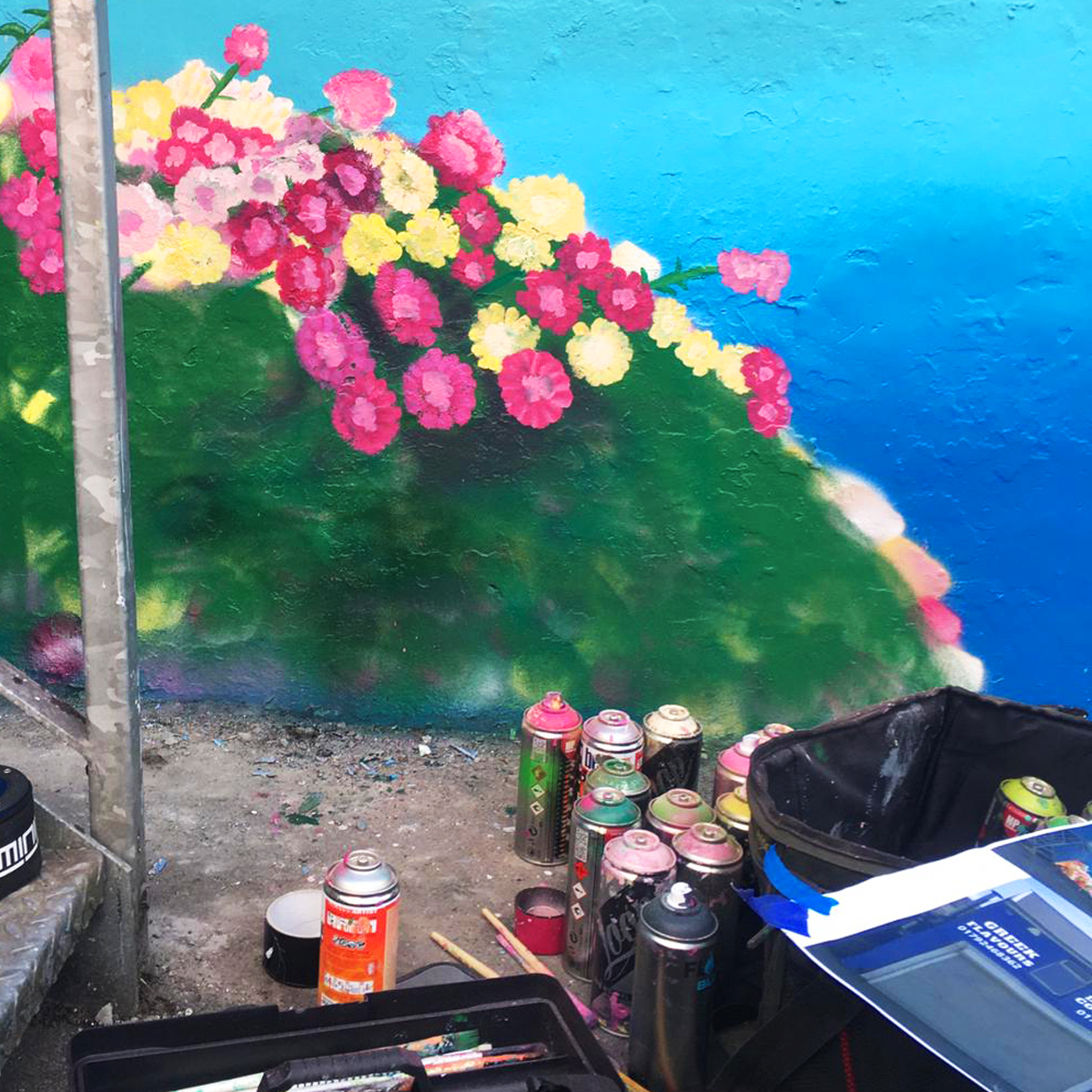 FreshCreativeC0's tweet photo. We recently had the pleasure of painting this mural for Greek Flavours by Alexanter  It was a lot of fun painting this Greek themed artwork based on the Island of Santorini.

#FreshCreativeCo #Greek #Swansea #Abertware  #StreetArt #SprayPaint #Graffiti #Freehand #SwanseaGraffiti https://t.co/C0UVtrpObI