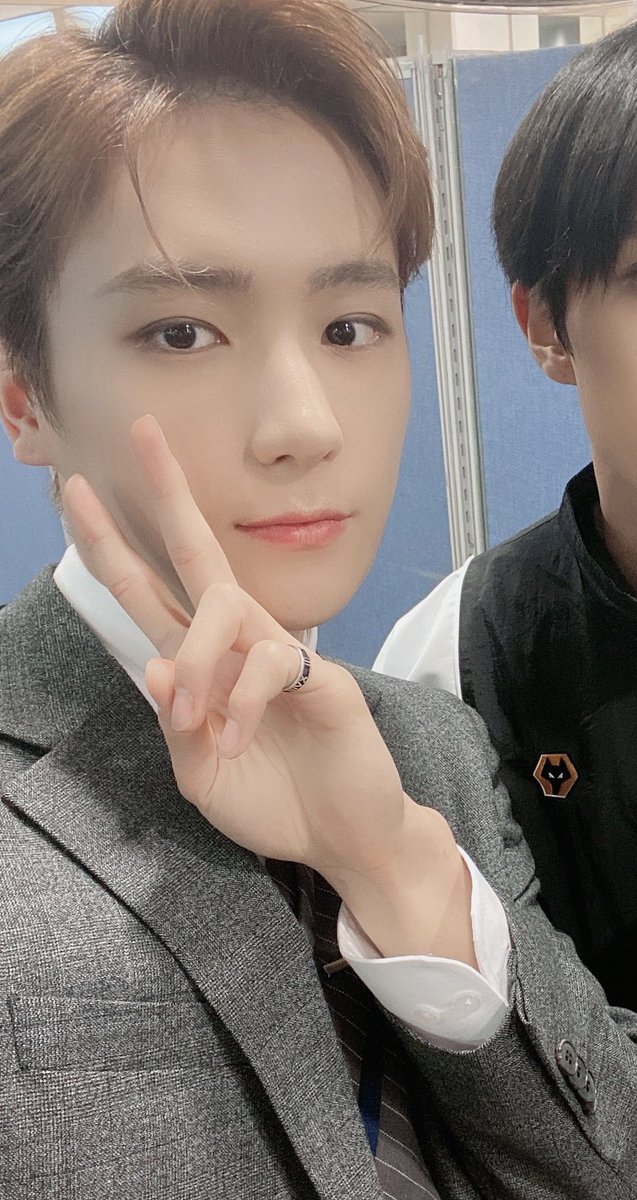 milk3oi's tweet photo. 첩보원 그냥존나킹스맨이잖아 https://t.co/ffldDzs8ix