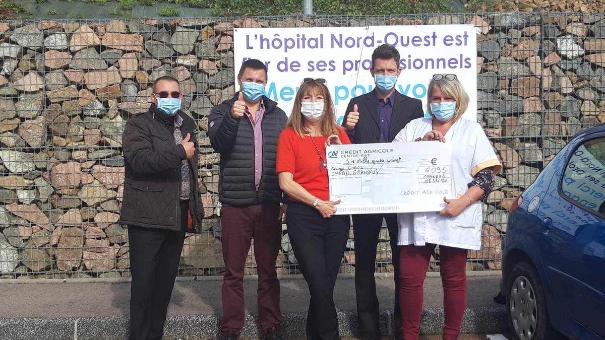 ca_centrest's tweet photo. Grâce aux fonds de solidarité du @Credit_Agricole #Tousmobiliséspournosaînés, une nouvelle remise de chèque de 6 000 € a eu lieu par notre #CaisseLocale de Haute Azergues à l'EHPAD Grandris. #HistoiresDeSolidarites 👇 https://t.co/JMY4vlPLAR