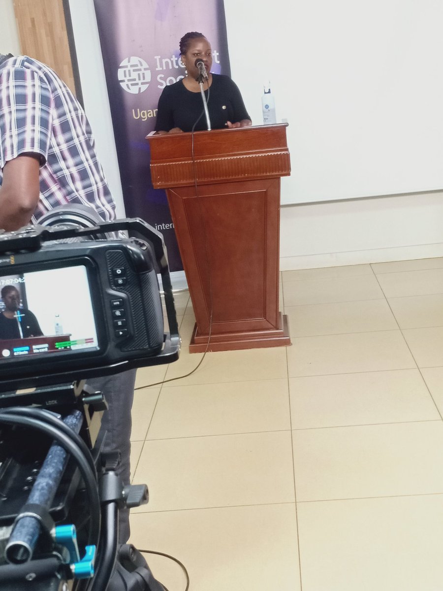 HamzahUpdates's tweet photo. @arufrida on behalf of women; The way girls are using the internet to get fame these it's a biggest missuse of our internet, at least for online business it's fine but posting nudity pictures for fame it's wrong #Youthinternetgovernanceforum2020.

@SmartYouthNet https://t.co/HE8yFHtBP5