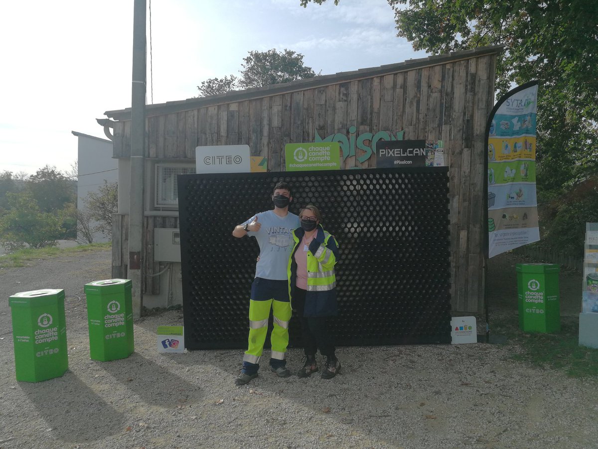 SYTRAD1's tweet image. Ce jeudi 29 octobre, la Maison des Jeunes à Chomérac, le QG des jeunes situé à Saint Sauveur de Montagut et le Repère situé à Vernoux en Vivarais participent au concours #Pixelcan en partenariat avec le #Sytrad et la  @PrivasCentreArd
@citeofrance @chaquecanette 
@LesConnexions