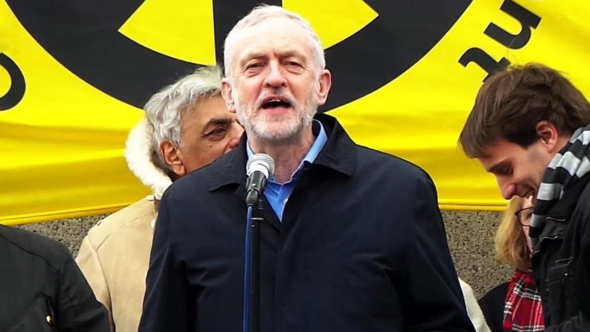 LeftWingSociety's tweet photo. We stand in solidarity with Jeremy Corbyn. A man that has spent his entire life fighting racism and bigotry. Our prime minister 👏

#IStandWithJeremyCorbyn https://t.co/RjPeBDvmLI