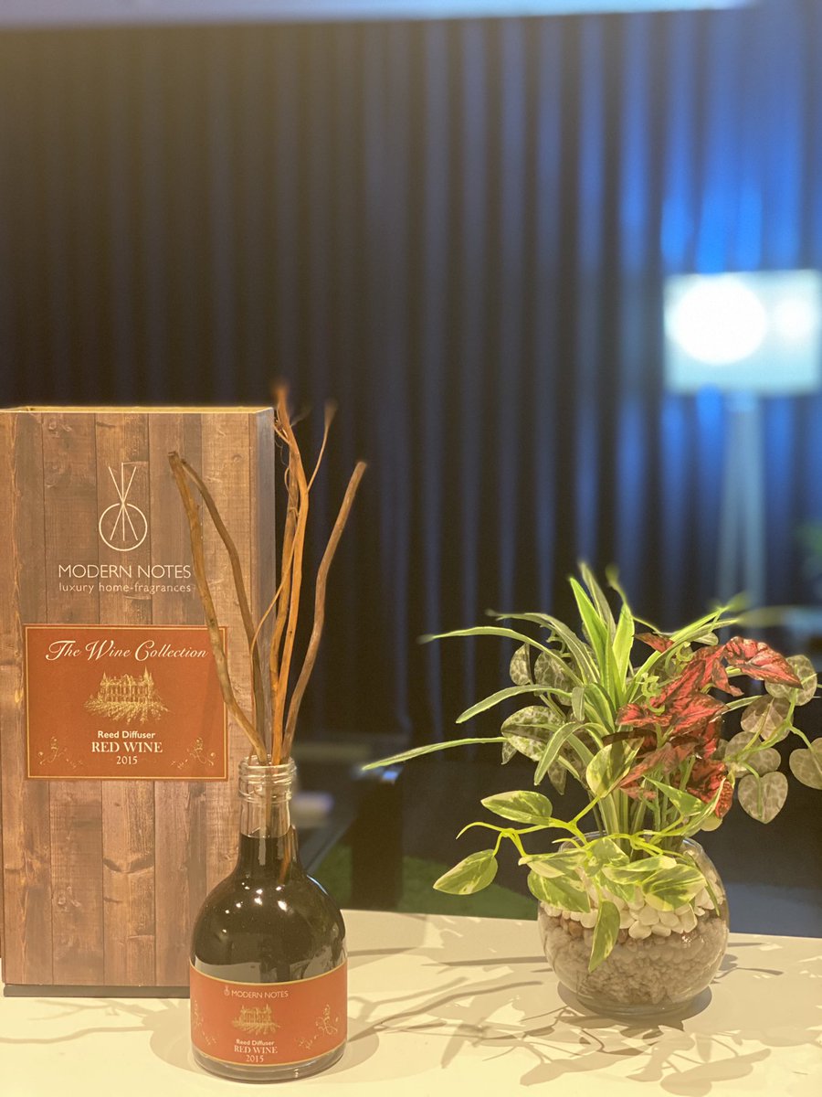 isegorikun's tweet image. 自分は香りオタクです😍⤴️🦍

最近はこのリードディフューザーを置いています☺️

赤ワインの甘い香りがしてとてもオシャンTーな気分になれます😍

とてもお気に入りの香りです😊

#MODERNNOTES
#REDWINEの香り
#匂いオタクはいいね