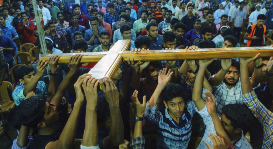 acn_uk's tweet photo. | LATEST APPEAL |: There was no sign of anti-Christian violence abating during India’s COVID-19 lockdown. In the first six months of 2020 one Indian NGO recorded 293 cases of persecution. Read full report here > https://t.co/o1h6lKXJND https://t.co/p7qdhG4RsN