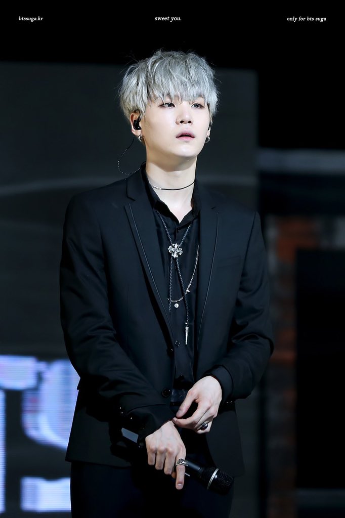 Silver/grey haired yoongi - a beautiful thread ♡