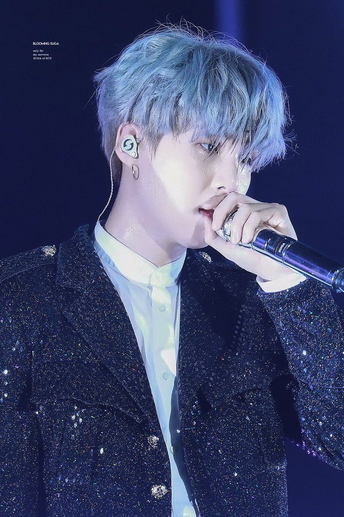 Silver/grey haired yoongi - a beautiful thread ♡