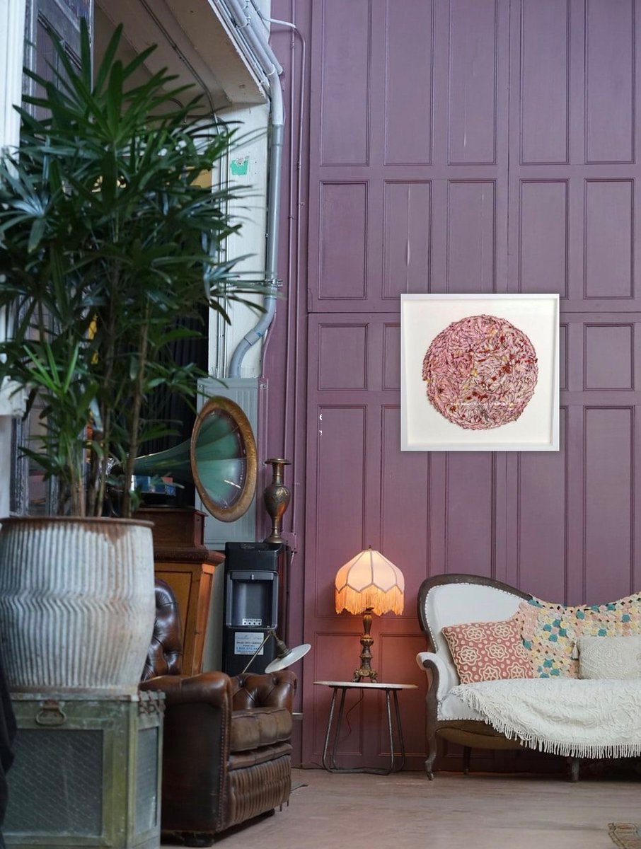 Pink.Porcelain
24 Carat Gold Leaf from <a href="/GoldLeafSupply/">Gold Leaf Supplies</a> 
Enamels. Gold Lustre.Handmade.With handmade frame size: 49 x49 x3.5 cm (Clear colour glass) 

wenhsichenceramics.com/2020.html

#porcelain #lifestyle #porcelainart #goldleaf #pink #art #contemporaryceramics #fineart #fineartceramics