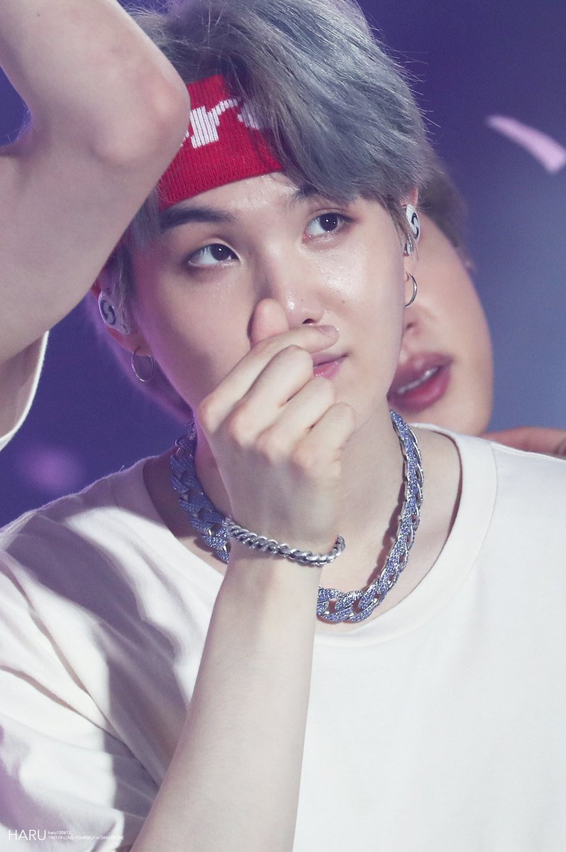 Silver/grey haired yoongi - a beautiful thread ♡