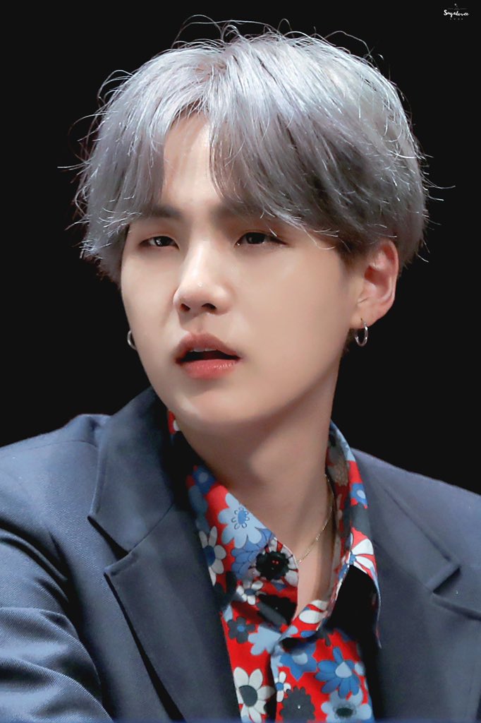 Silver/grey haired yoongi - a beautiful thread ♡