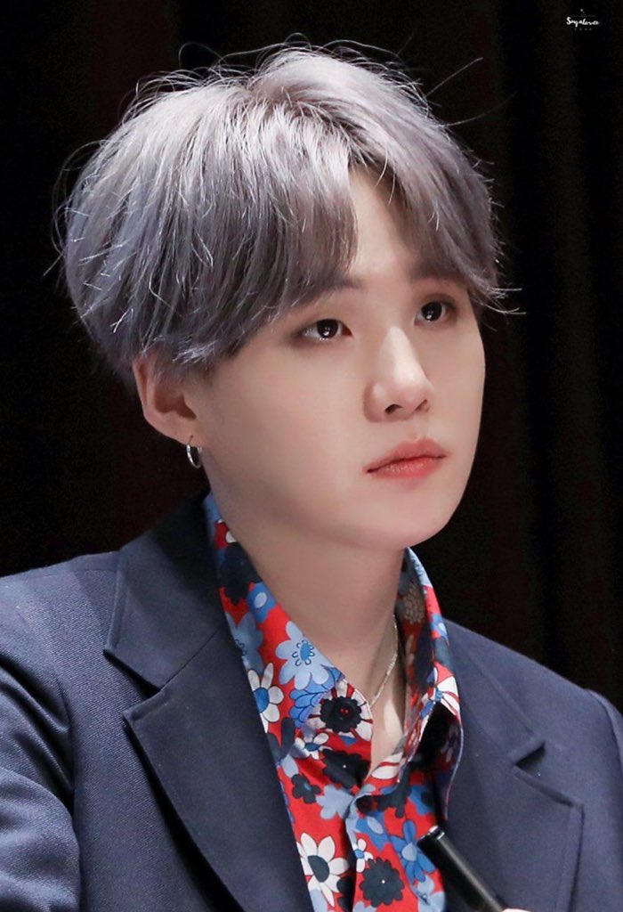 Silver/grey haired yoongi - a beautiful thread ♡