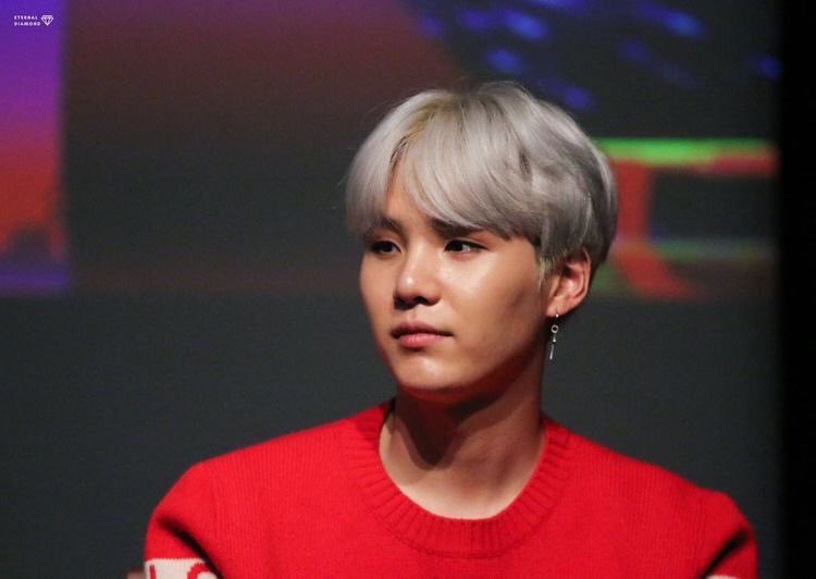 Silver/grey haired yoongi - a beautiful thread ♡