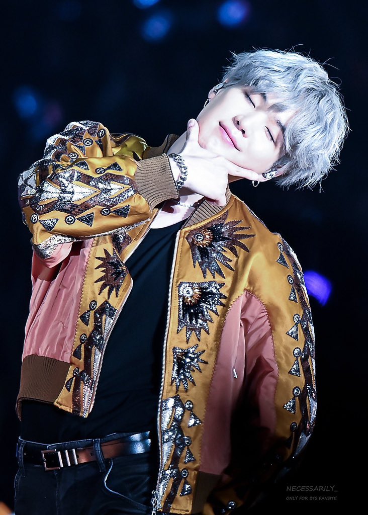 Silver/grey haired yoongi - a beautiful thread ♡