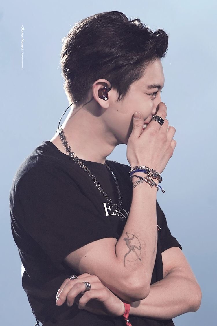 -#chanyeol
“Chanyeol is a good boy. He has one of the most purest hearts out there. I wouldn’t want him to be treated unfairly becsuse he’s too gentle. Chanyeol, you are number one in my heart always.“ -Park Yoora
#exo #EXOL #weareoneEXO @weareoneEXO https://t.co/VMlcxx73re