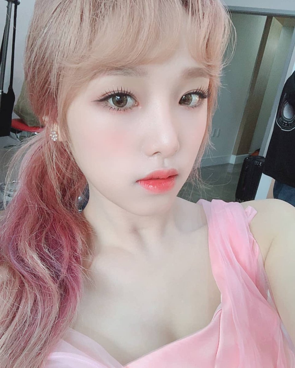 timeto_yena's tweet photo. 191029 아이즈원 IG

#최예나 #예나 #yena #イェナ
#아이즈원 #IZONE https://t.co/4Vwrbiub82