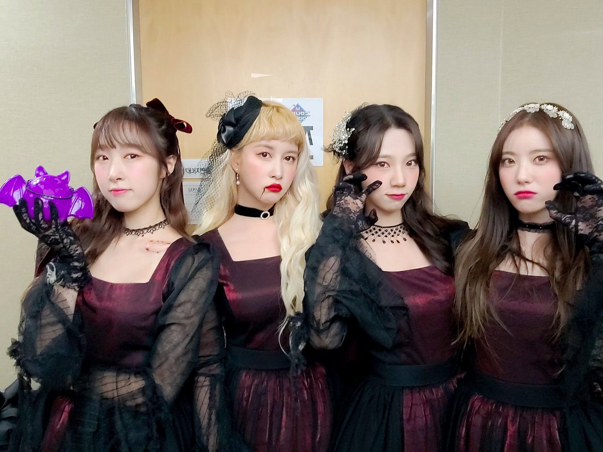 WJSN_Cosmic's tweet photo. [#WJSN]
 🎀 201029 #우주소녀 #쪼꼬미 #엠카운트다운🧛‍♀️ 완료 🎀

#MCOUNTDOWN
#흥칫뿡 #우주소녀_쪼꼬미
#CHOCOME #Hmph
#수빈 #루다 #여름 #다영
#오늘의_우주복👭 https://t.co/9r0KhxzyHM