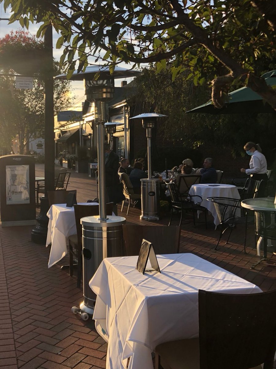 RDuques's tweet photo. Armies of mushroom-shaped heat lamps line sidewalks throughout cities + communities as restaurants try to hold on during #pandemic. @CityLab's @linpoonsays: #Chicago announced innovative ideas including pop-up-cabins + #kotatsu.

Will it be enough?

https://t.co/ajArxh0Oez https://t.co/NstkoWYwec