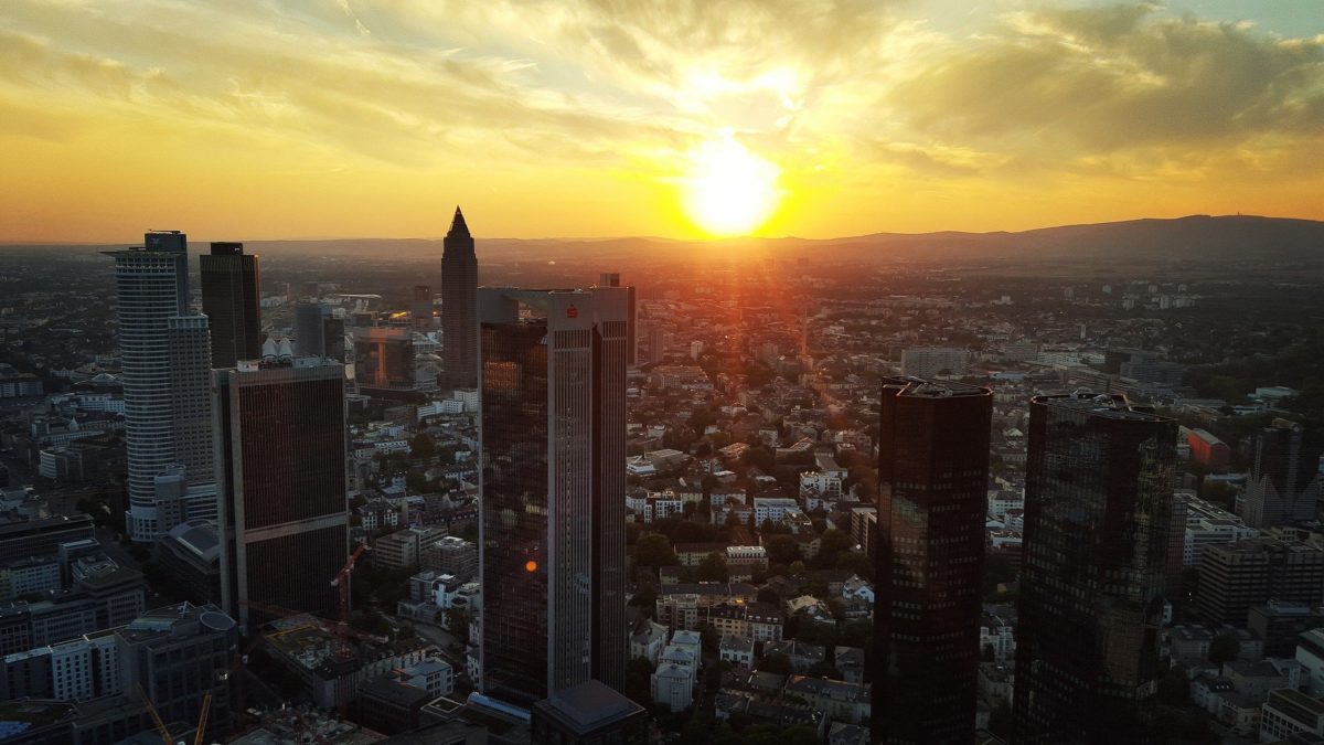 pvmagazine's tweet photo. Solar, other renewables heading for new record in Germany: Figures from Energy Charts show that 52.4% of the German electricity mix this year has been covered by renewables. Clean energy is on track to account for more than… https://t.co/BTOF5e7Aid #solarenergy #solarpv #solar https://t.co/waO2TegPsZ