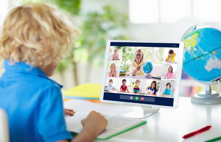 ArbeidsmarktPO's tweet photo. In de factsheet ‘De gevolgen van de coronacrisis in beeld’ vind je in één overzicht de gevolgen van de coronacrisis van maart tot en met juli 2020 op het primair onderwijs. Bekijk meer informatie: https://t.co/phJtIjCgBN of download direct de factsheet: https://t.co/OSuyI2wEZb https://t.co/UnpKoGYooP