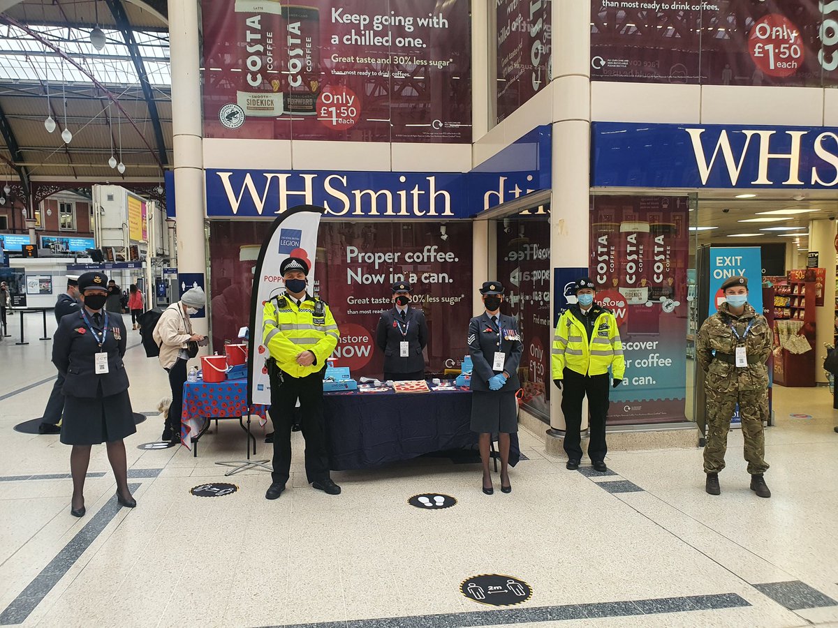 MPSWestminster's tweet photo. Today is Poppy Day #ProjectServator officers deployed to @NetworkRailVIC to assist @PoppyLegion @BritishArmy and @RoyalAirForce on this most important day. We'll continue to support the #PoppyAppeal as we lead up to Remembrance Day. We will remember them https://t.co/xeC5HH7eIS