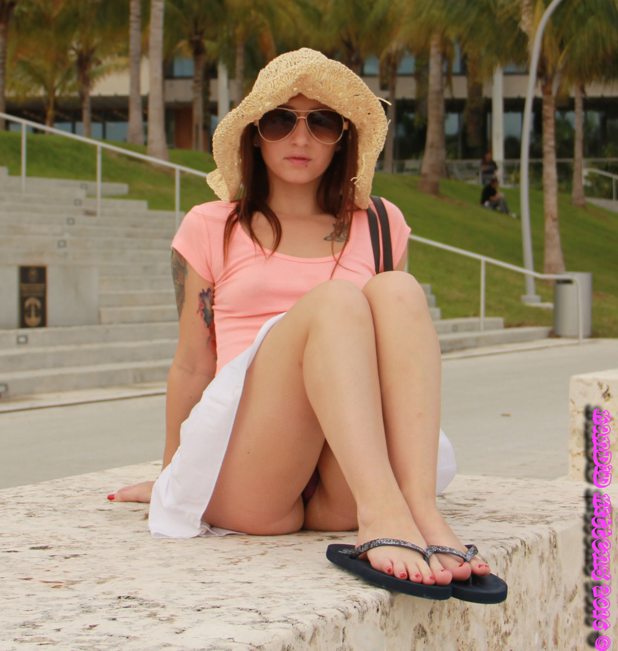 voyeur sitting upskirt 