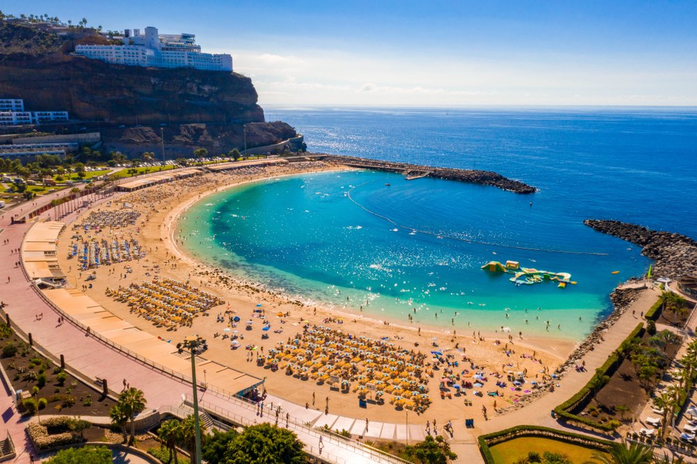 PureDestination's tweet image. In need of a holiday? This year isn't over just yet. Contact us about quarantine holiday packages to the Canaries for some winter sun ☀️