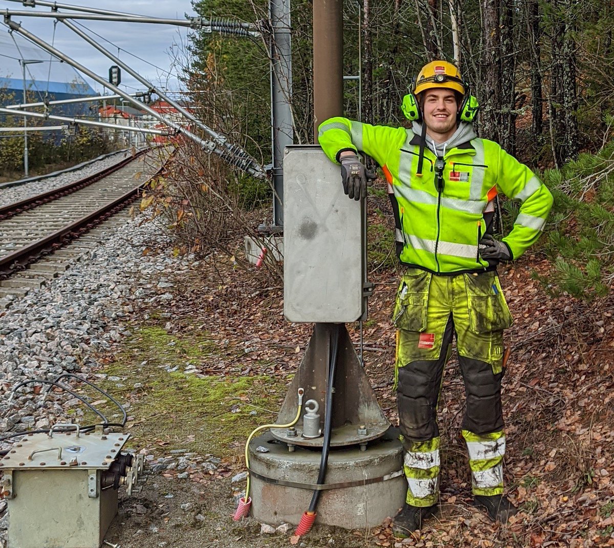 veidekke's tweet photo. Årets lærling i Veidekke 2020. 🤩

Trym Thorsen Frøshaug fra Eidsvoll ble i dag kåret til årets lærling 2020 i Veidekke. 💪 Trym er lærling innen signalmontørfaget og tilknyttet Veidekkes banevirksomhet🚄. #lærling #Veidekke #fagarbeider https://t.co/0wqP8bZKv0 https://t.co/Ea9Eh7ruyE