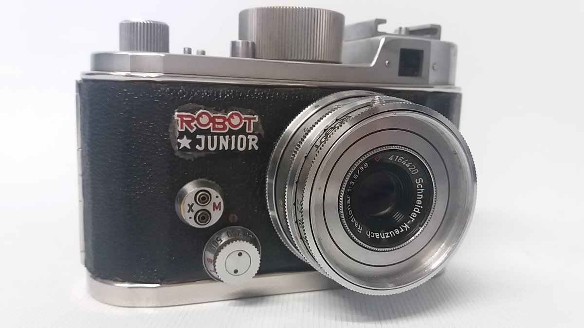 The Robot is running like clockwork, just wind it up.

#filmphotography #plymouth