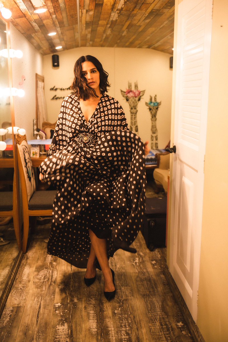 NehaDhupia's tweet photo. “Spot” the giraffes 🦒.... #ootd @rajdeep.ranawat.official 😻 styled by @gumanistylists muah @sonicsmakeup @hamidahairartis 📸 @thememoryalbum https://t.co/9xrlzLREXc