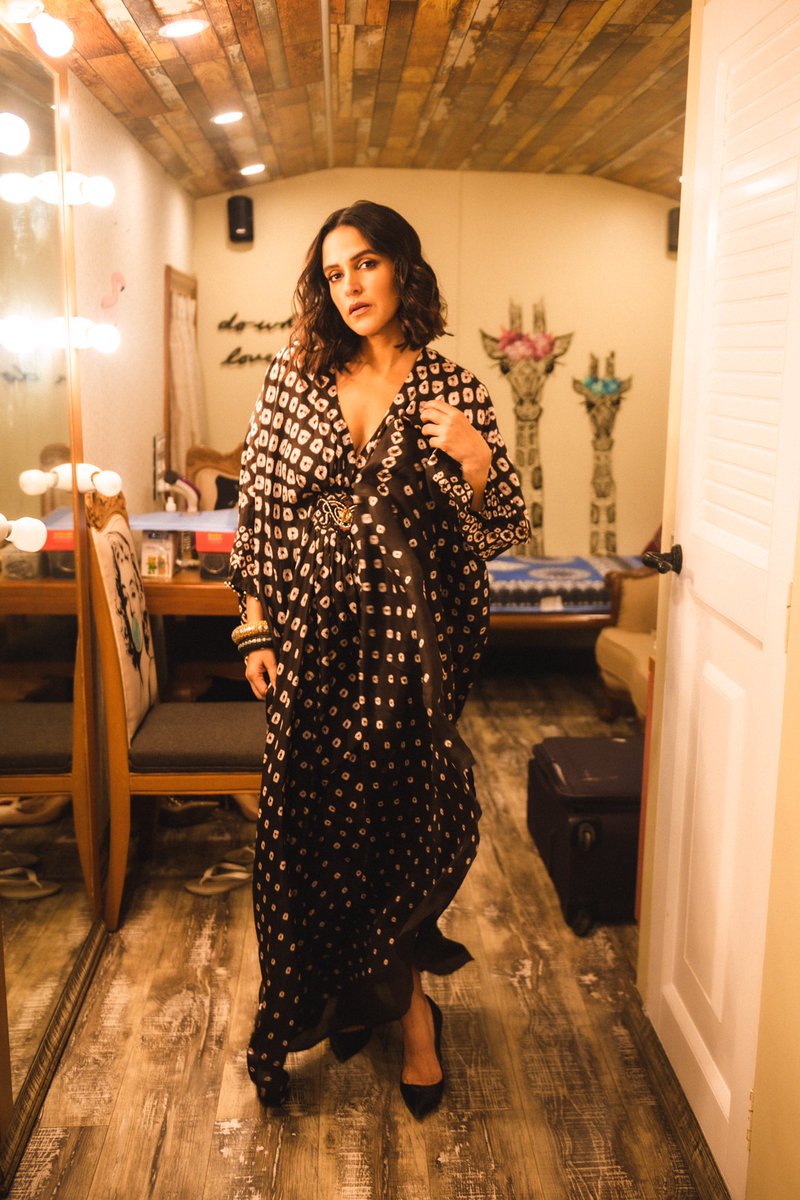 NehaDhupia's tweet photo. “Spot” the giraffes 🦒.... #ootd @rajdeep.ranawat.official 😻 styled by @gumanistylists muah @sonicsmakeup @hamidahairartis 📸 @thememoryalbum https://t.co/9xrlzLREXc