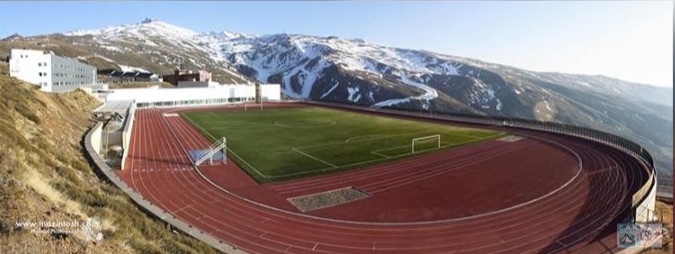 deportegob's tweet photo. El @CARSierraNevada se encuentra a 2.320 m. de altitud sobre el nivel del mar 🏔️, punto ideal para realizar entrenamientos en altura. 

En un emplazamiento privilegiado, ofrece unas instalaciones de élite para el uso de atletas, federaciones y clubes deportivos 😍. https://t.co/mKOaFPnC6K