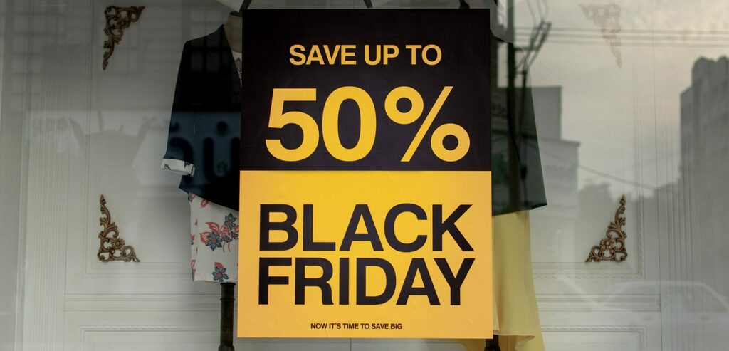 Collabary_com's tweet image. ✨ UP ON THE BLOG NOW ✨ Cyber Week: Team Up With the Right Influencers Based on KPI Insights: ift.tt/3kFV2GK #Collabary #CollabaryBlog #InfluencerMarketing #upontheblog