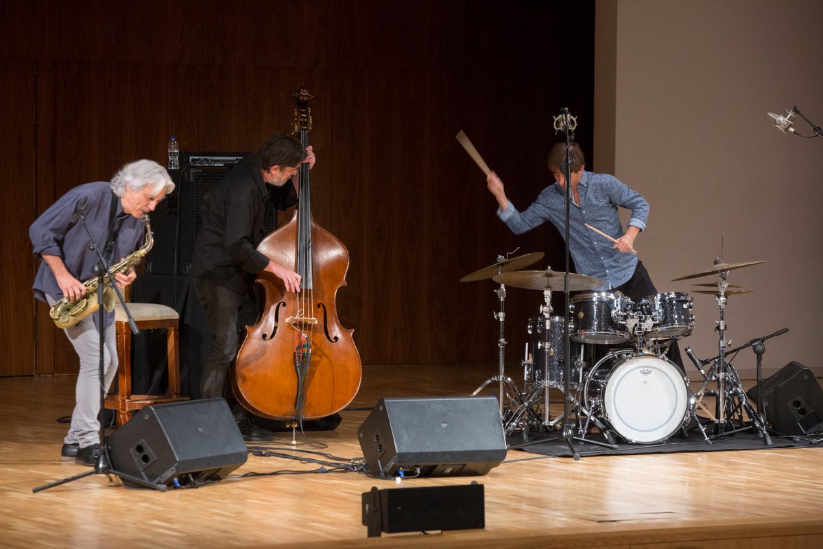 CmsTrio's tweet photo. Compartimos algunas fotos del concierto del pasado viernes en la Sala de Cámara del AN. 
Gracias al Equipo de Comunicación del @cndm_inaem por las imágenes.  
© CNDM – Elvira Megías.  
#CMStrio #cndm_inaem #blumusicproduccions #karonte #jcolina #mmiralta #psambeat #fserrat https://t.co/KLG3KyUFJQ