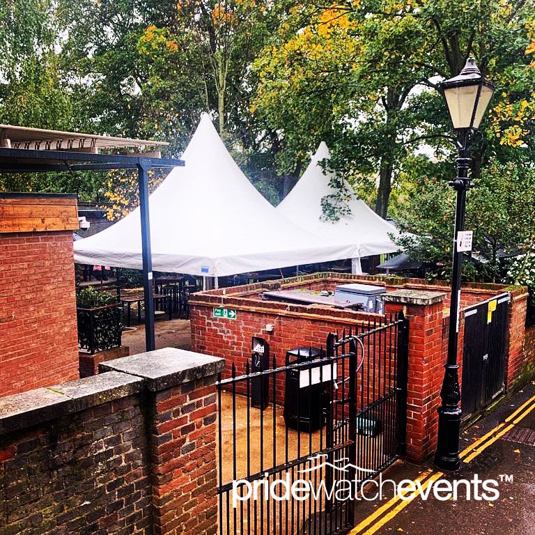 Double bubble this morning with 2 more #pagoda #marquees delivered to another #pub in Windsor. For peace of mind in this season of inclement weather make sure you choose a #MUTA member to supply your marquees and temporary structures.