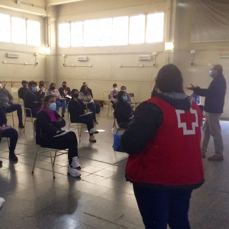 CRA_CBA's tweet photo. 🙋🏻♀️ Ayer se brindó capacitación en bioseguridad y toma de muestras a Facultad de Ciencias Médicas y #FICDE
#CruzRojaSiempreEstá 💪🏼
#capacitacion #bioseguridad #muestras @MedicasUNC @InstitutoFICDE https://t.co/tftbgDStFg