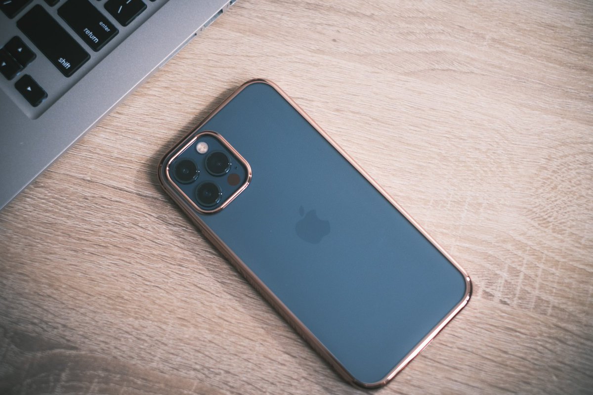 Azmint Pa Twitter Iphone 12 Pro パシフィックブルー X ゴールドなケースの組み合わせは最高ということを報告しておきます