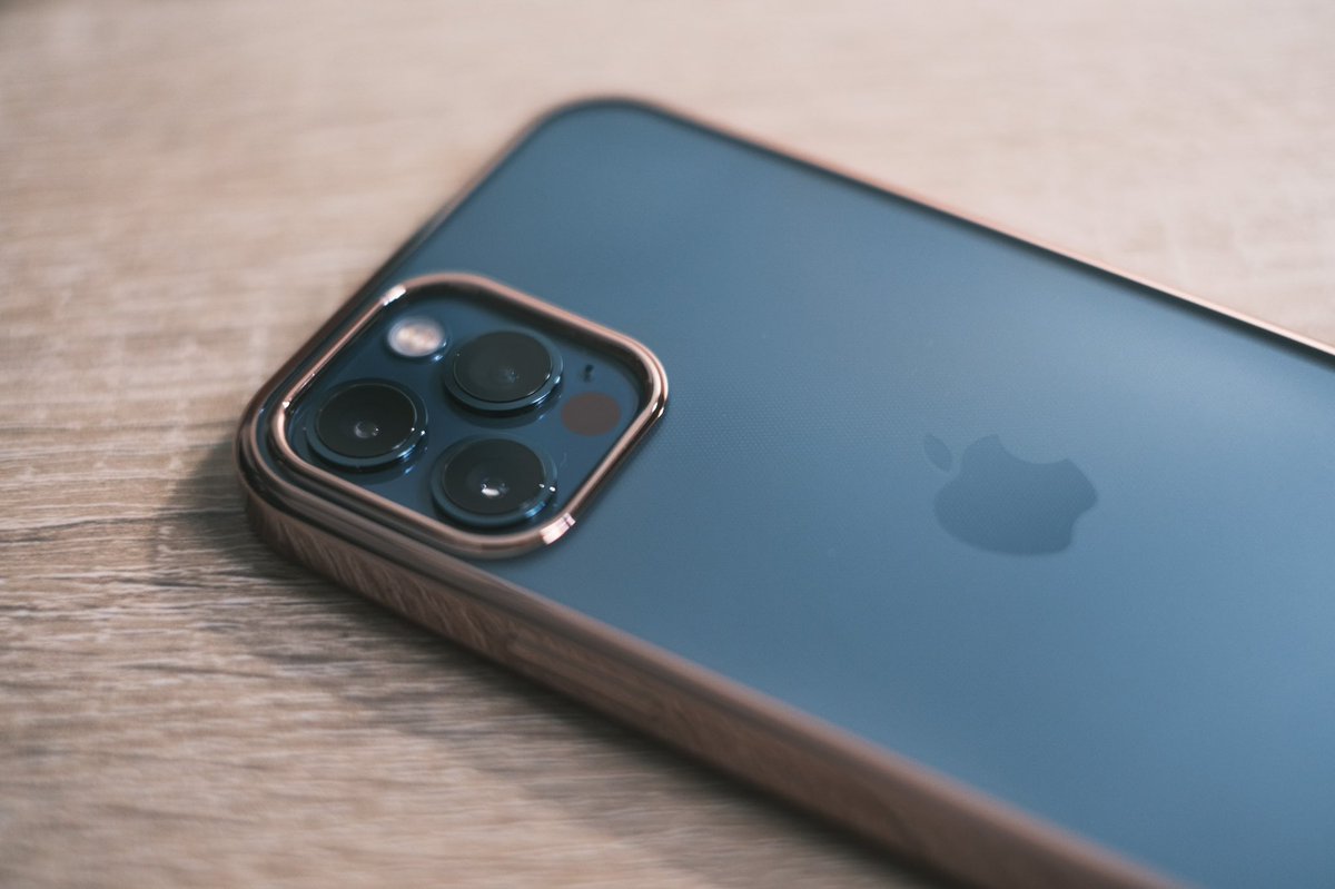 Azmint Pa Twitter Iphone 12 Pro パシフィックブルー X ゴールドなケースの組み合わせは最高ということを報告しておきます