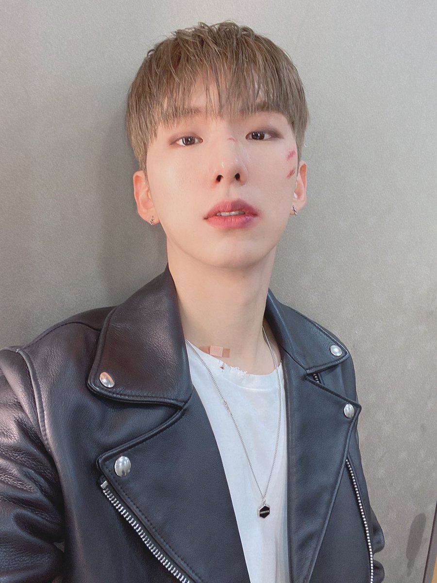 OfficialMONSTAX's tweet photo. 몬베베 방송 잘 봤어요?!
이번 커버는 엠스튜디오로 보여드릴수 있어서 더 좋았습니당ㅎ

#기현 #Christopher #bad https://t.co/U6CNaSRVkv