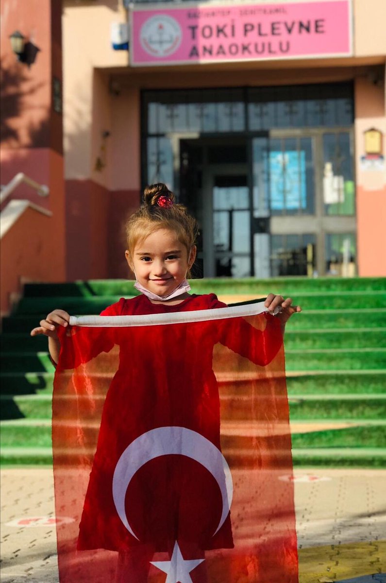 Toki Plevne Anaokulu (@plevnetoki) on Twitter photo Başta bütün dünyanın saydığı Başkumandan;
ardında Ay Yıldızlı Al Bayrağın Çocukları...
Tersine dönse dünya yolumuzdan dönmeyiz.
Türk'üz: Cumhuriyet'in göğsümüz tunç siperi;
Türk'e durmak yaraşmaz, Türk önde, Türk ileri! #29EkimCumhuriyetBayramıkutluolsun <a href="/yagcimehmet27/">Mehmet YAĞCI</a> Başta bütün dünyanın saydığı Başkumandan;
ardında Ay Yıldızlı Al Bayrağın Çocukları...
Tersine dönse dünya yolumuzdan dönmeyiz.
Türk'üz: Cumhuriyet'in göğsümüz tunç siperi;
Türk'e durmak yaraşmaz, Türk önde, Türk ileri! #29EkimCumhuriyetBayramıkutluolsun <a href="/yagcimehmet27/">Mehmet YAĞCI</a>
