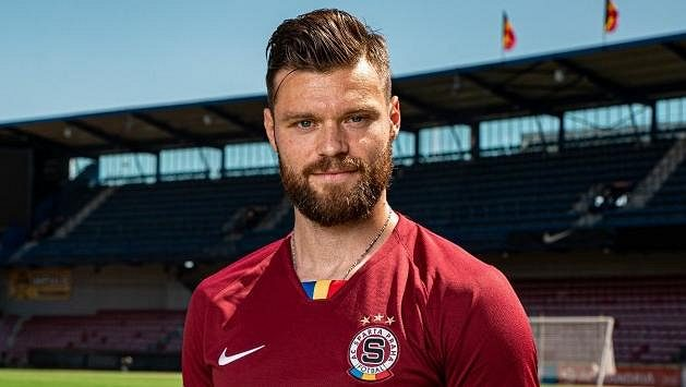 Right Centre Back: Ondřej Čelůstkaa fairly new acquisition for the team from Letná. He's 31, played in the PL, Serie A, Bundesliga, and in the Turkish Süper Lig. He's the NT's starting centre back but he's really not aging well. He's coming of an injury aswell.